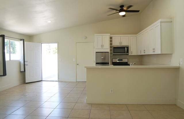 31712 Avenida El Pueblo, Cathedral City, CA 92234 photos photos