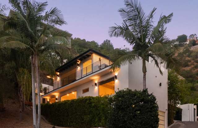 Hollywood Hills Modern Retreat | Panoramic City Views, Resort-Style Pool & Spa, Chef's Kitchen | Above the Sunset Strip! photos photos
