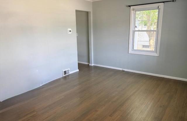 24 FORMAN DRIVE photos photos