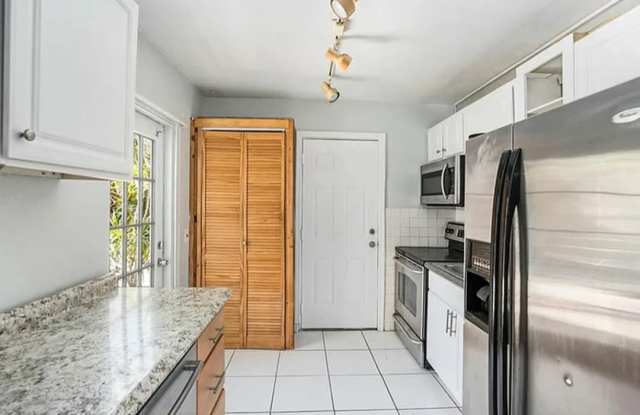 7125 14th Ave S - 7125 14th Avenue South, South Pasadena, FL 33707