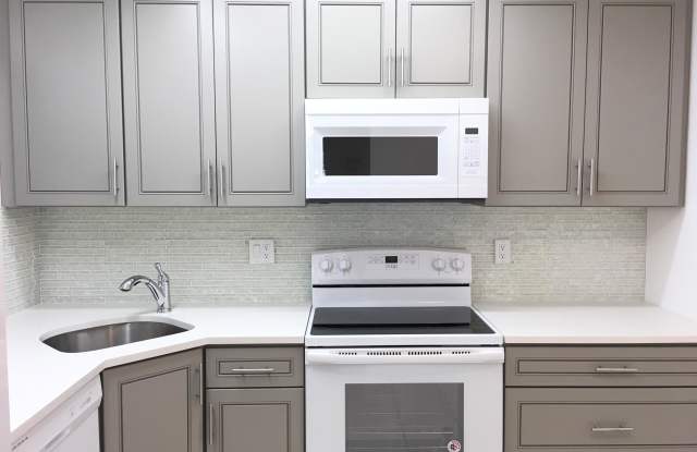 4530 Carambola Circle S Gallery 2