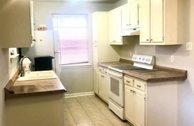 3BR/2BA HOUSE in Avalon Subdivision off of Millerville photos photos