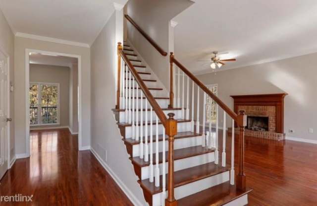 1101 Pebble Bend Dr Gallery 4