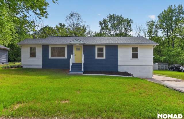Rare  4 Bed/3Bath Professionally Renovated Home Near CaroMont-Ideal for Roommates or Professionals - 866 Wellman Street, Gastonia, NC 28054