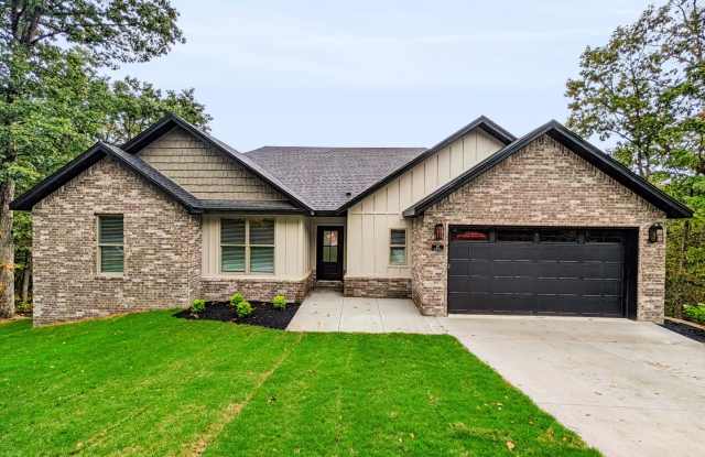 Brand New 3 BR / 2 BA Home in Bentonville School District! Gallery 1