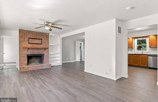 98 WOODCOCK Avenue Gallery 4