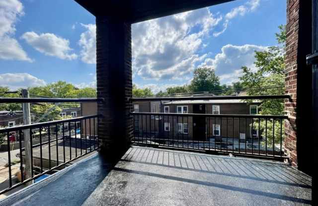 6332 North Rosebury Avenue 2W Gallery 3