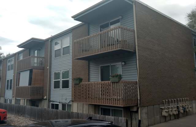 QUAINT 2 Bed 1 Bath Apartment in Louisville-Available August 5th photos photos
