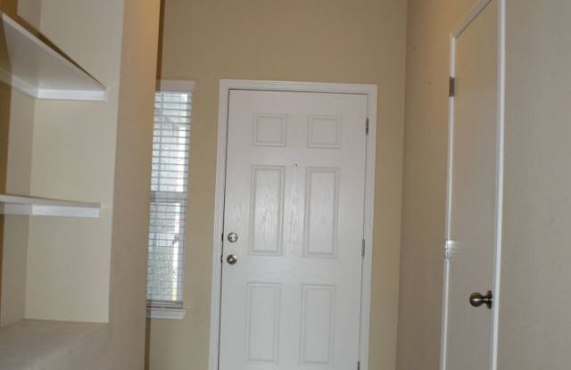 CUTE 3 BEDROOM, 2 BATHROOM Gallery 3
