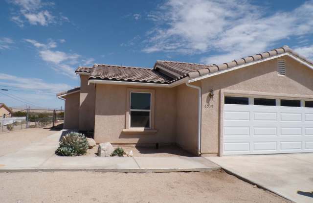 4 Bedroom 3 Bath Home  and guest quarters photos photos