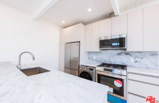 7273 Birdview Avenue Gallery 2