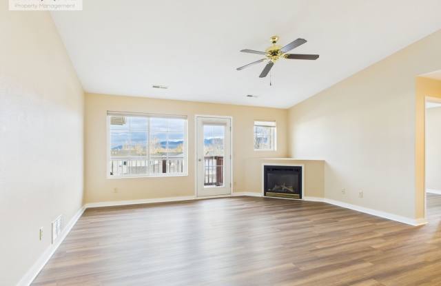 Bright Updated 2 Bedroom Condo with Mountain Views – Available Now! photos photos Bright Updated 2 Bedroom Condo with Mountain Views – Available Now! photos photos