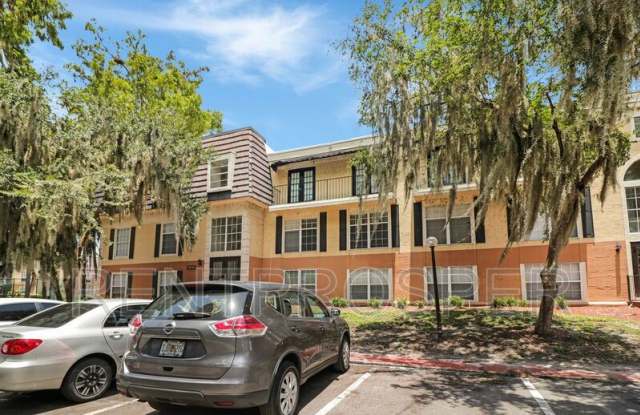 4012 Versailles Dr - 4012 Versailles Drive, Orlando, FL 32808