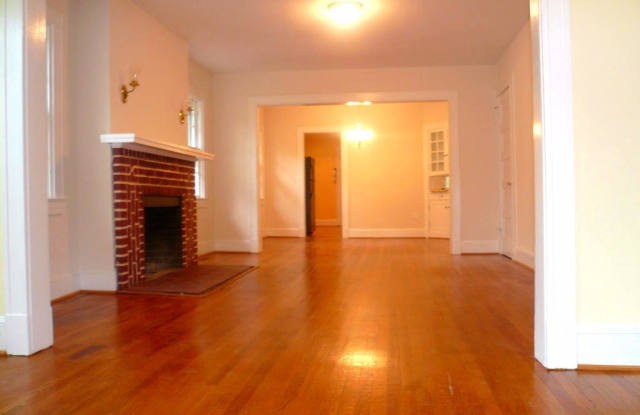 411 LAKE AVENUE E - 411 E Lake Ave, Baltimore, MD 21212