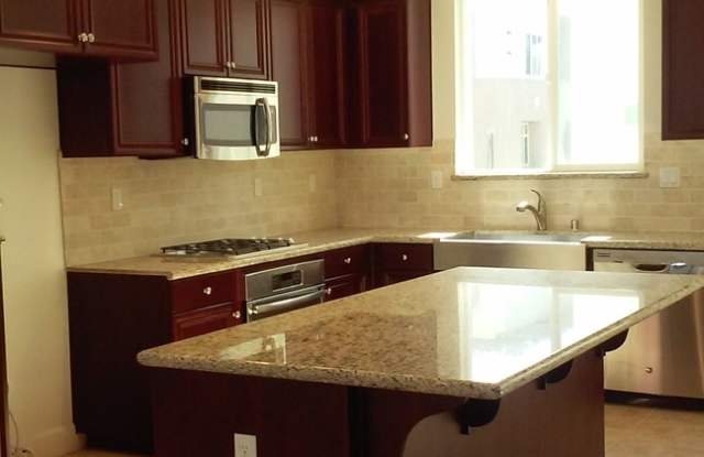 Prime Dublin Location, Great for Commuters & Roommates! 4 Bed, 3 Bath, Near Shopping, close to Bart!! Gallery 3
