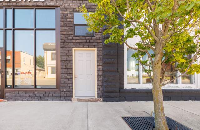 221 S Newton Street Gallery 1