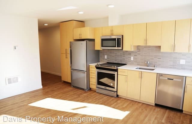 750 11 Ave E #204 - 750 11th Ave E, Seattle, WA 98102