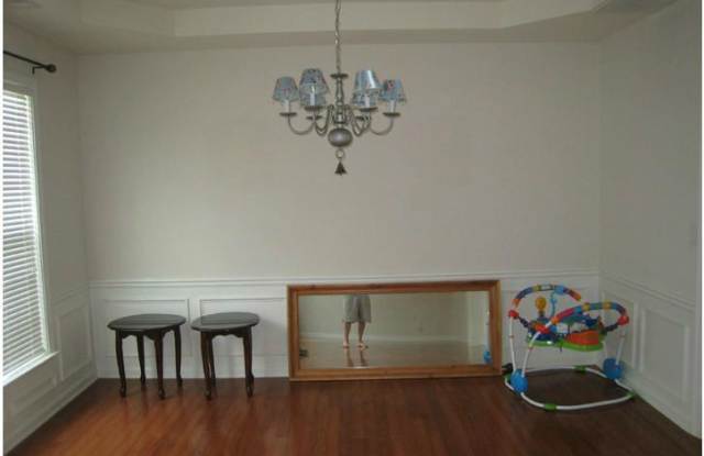 704 Aroura Drive Gallery 4