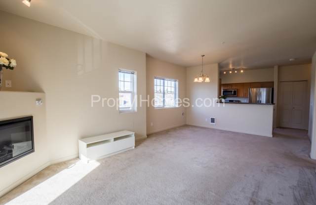 Great Views! Beautiful Two Bedroom, Two Bath Condo - Top Floor, End Unit! Gallery 3