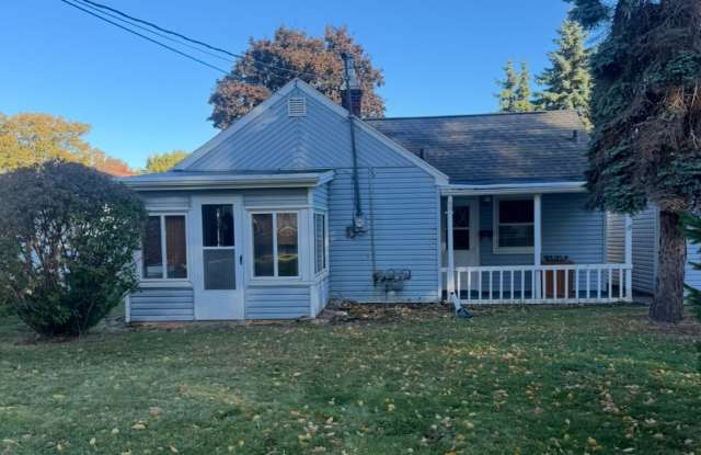 1502 East Gunn Street - 1502 East Gunn Street, Appleton, WI 54915