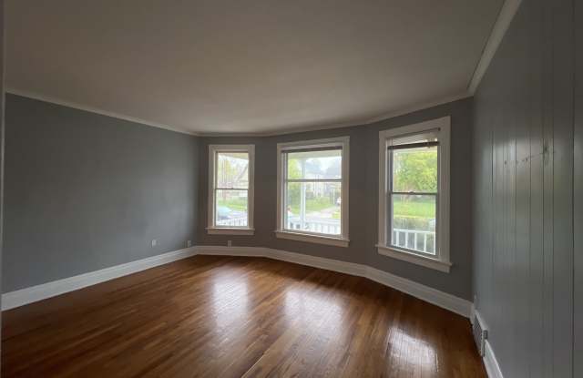 710 12th St - Front photos photos