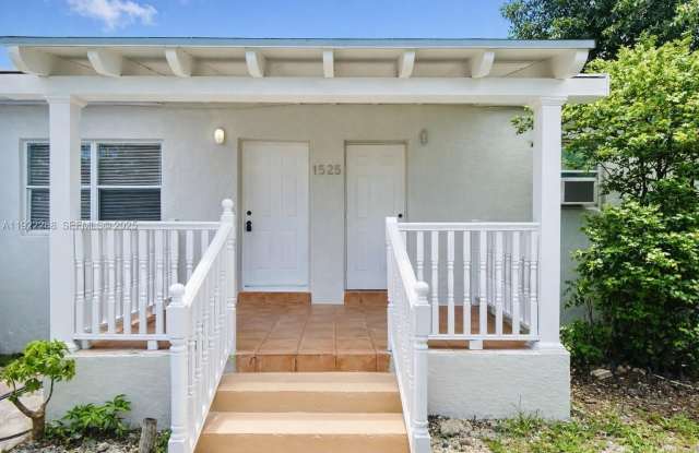 1523 NE 110th Ter photos photos