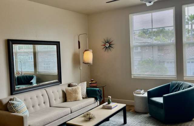 Unfurnished 1 Bedroom with AC and Private Garage! Gallery 4