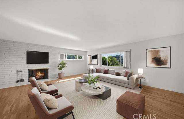 2420 Delisle Court Gallery 3