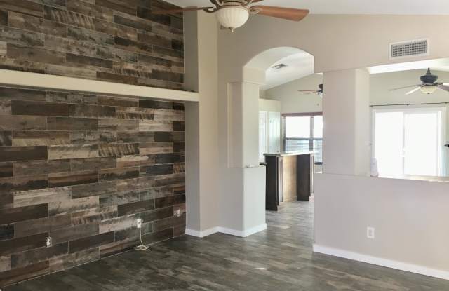 3027 W LONE CACTUS Drive Gallery 4