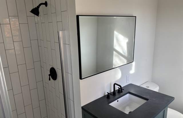 18377 Pleasant View Dr - 18377 Pleasant View Drive, Weston, MO 64098