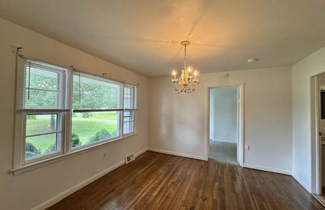 218 Edgewood Drive Gallery 4