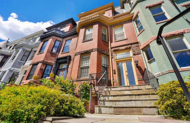 Professionally Managed// 3 Bedroom 2 Bathroom Condo // Kalorama/Dupont Circle// 1 Parking Spot Included photos photos