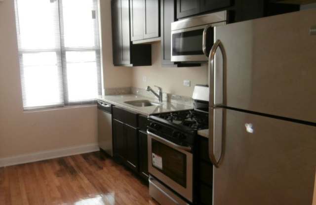 1108 W Balmoral Ave 3 Gallery 3