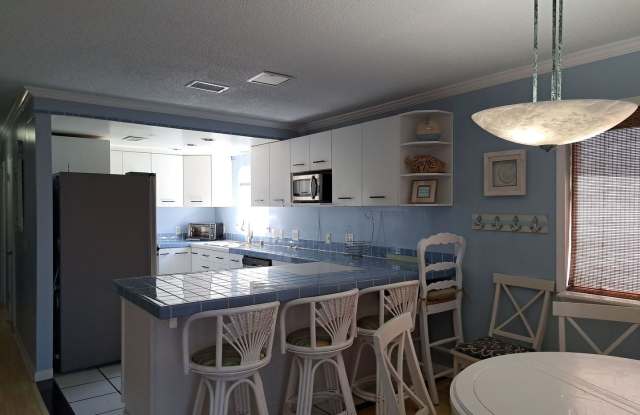6912 Beach Dr Gallery 4