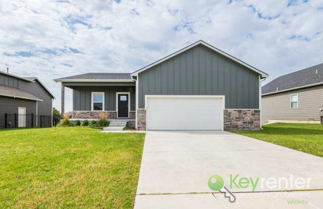 5 Bedroom 3 Bath Home close to schools and shopping! photos photos