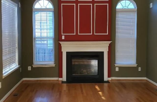 21528 Sheffield Ct Gallery 4