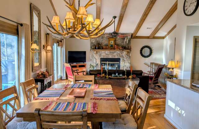 842 Saddle Back Cir Gallery 3