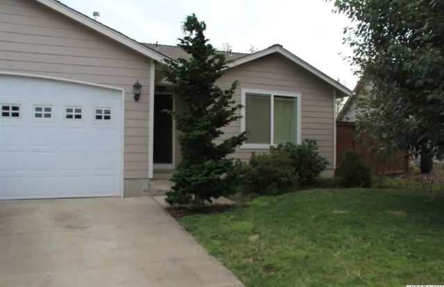 622 Trinity St NE photos photos