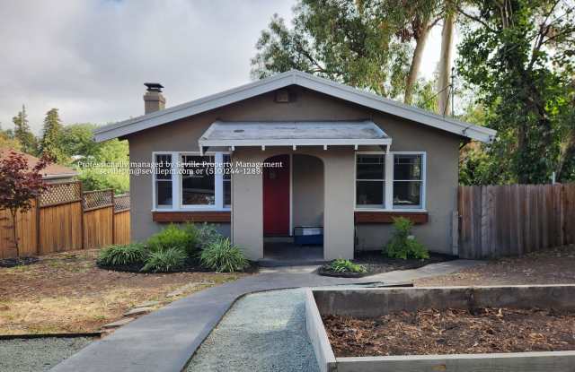 MOVE-IN READY! Well-designed 2BR/1BA Maxwell Park Craftsman - 4734 Redding Street, Oakland, CA 94619