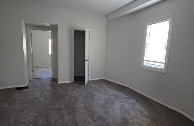 716 West Market Street - 2 photos photos
