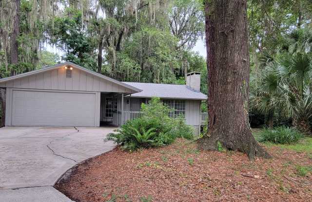 3 Bedroom/ 2 Bath home in Black Acres(Close to UF) photos photos