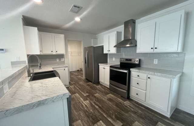 261 Mongoose Lane photos photos
