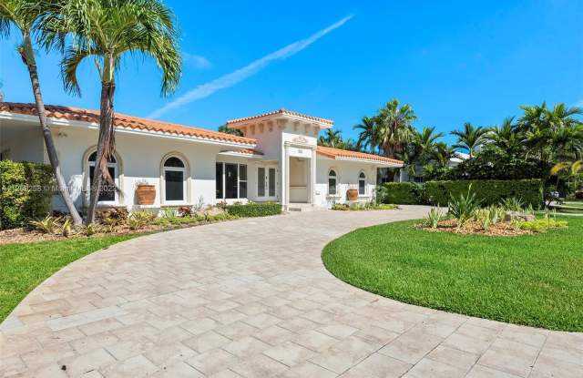 546 Palm Dr Gallery 4
