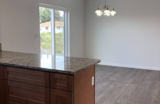613 NE 3rd Avenue photos photos