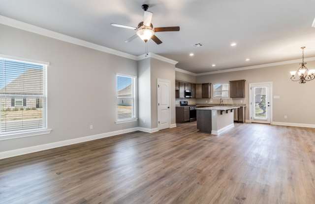 Spacious 4 Bed 2.5 Bath Home in Youngsville Gallery 3