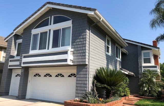 3 Puerto - 3 Puerto, Irvine, CA 92620