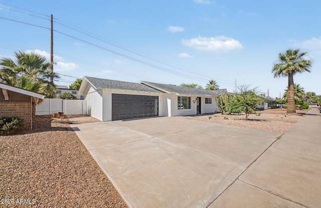 8725 E CORONADO Road Gallery 2