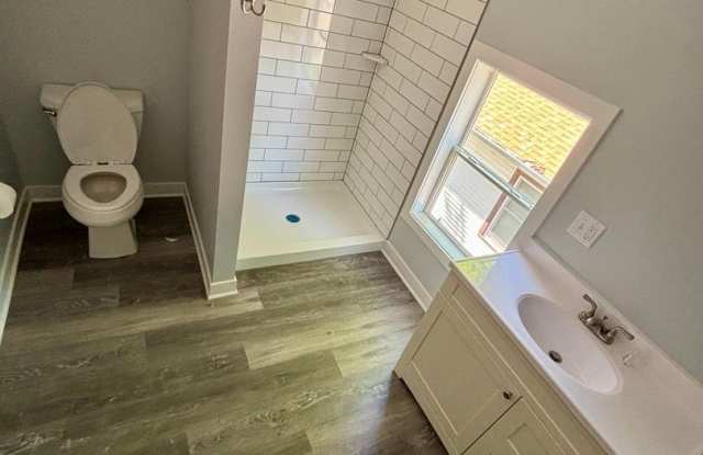 $1900 - 3 Bedroom 2 Bath House in Morningside Gallery 3