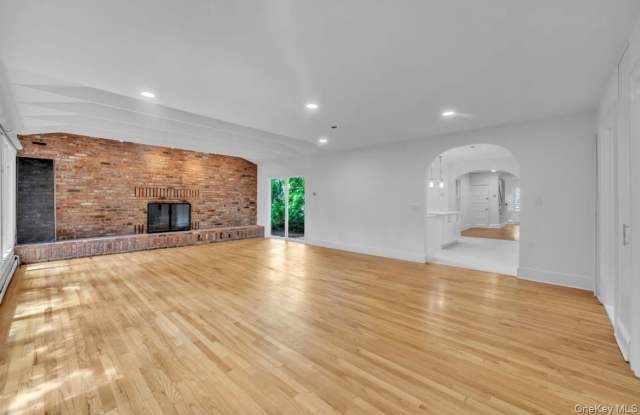 4 Potters Court Gallery 2
