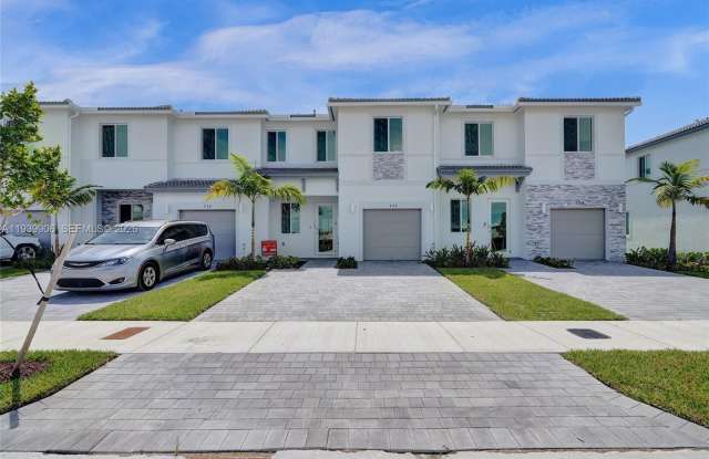 732 SE 13th Court photos photos